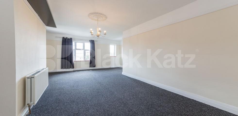 			New Instruction!, Studio Apartment, 1 bath, 1 reception Flat			 Chestnut Court, Middle Lane, Crouch End / Hornsey